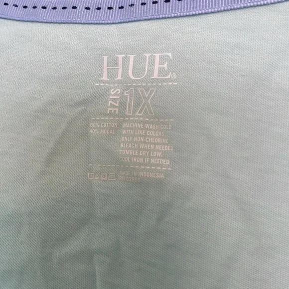 HUE Size 1X V Neck T Shirt Top NEW Short Sleeves Soft - Picture 3 of 4